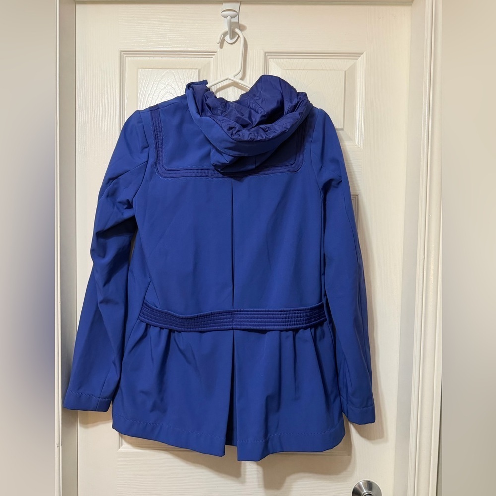 Lululemon athletica paddington softshell jacket size 6 euc - Picture 3 of 5